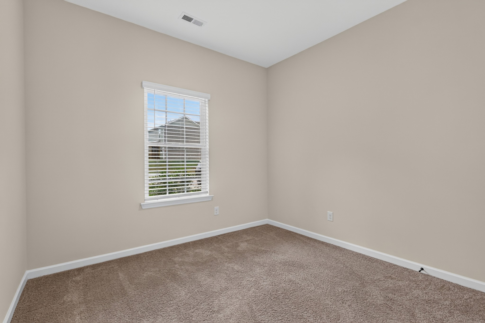 560 Fredericksburg Dr