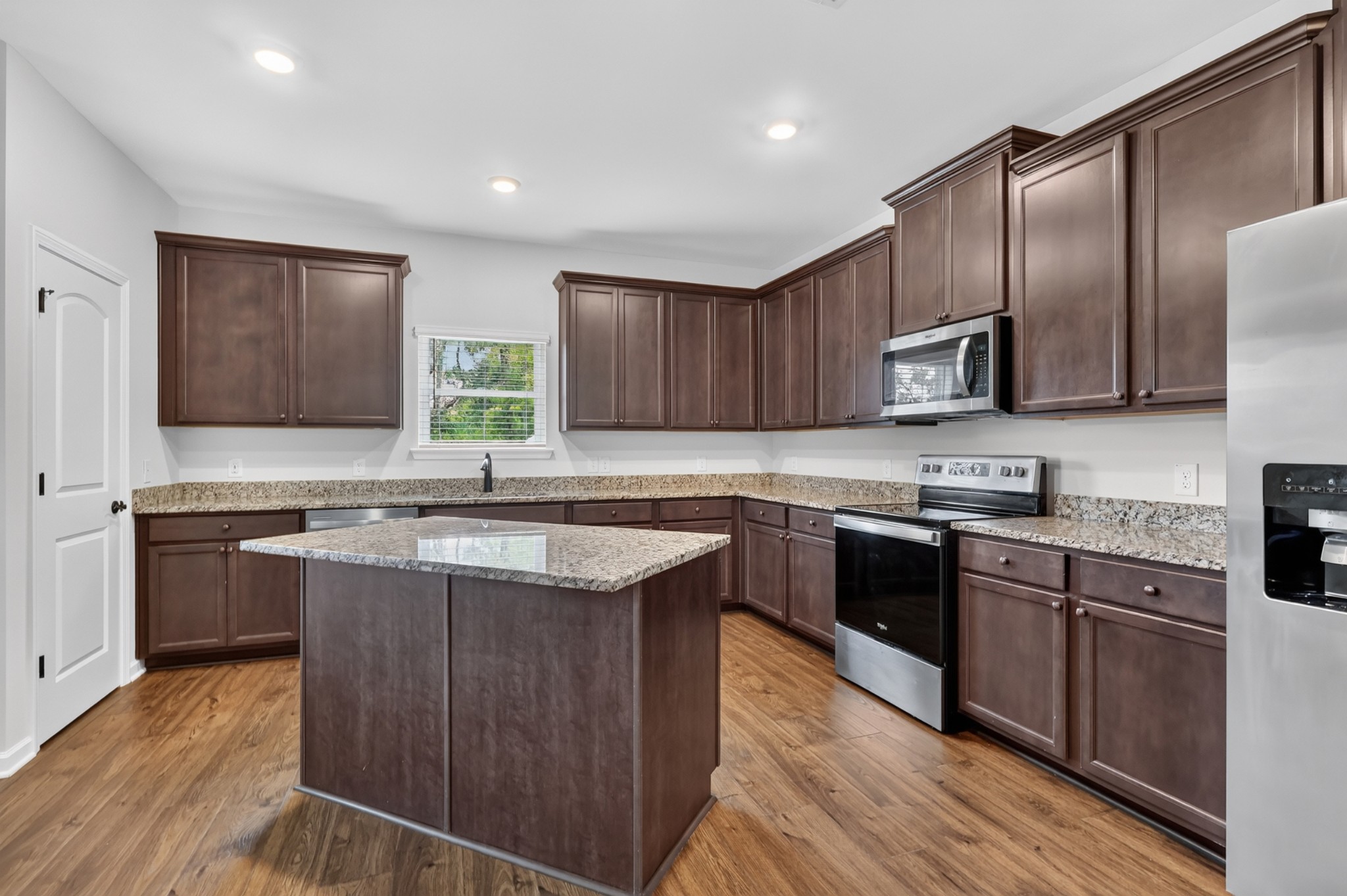 560 Fredericksburg Dr