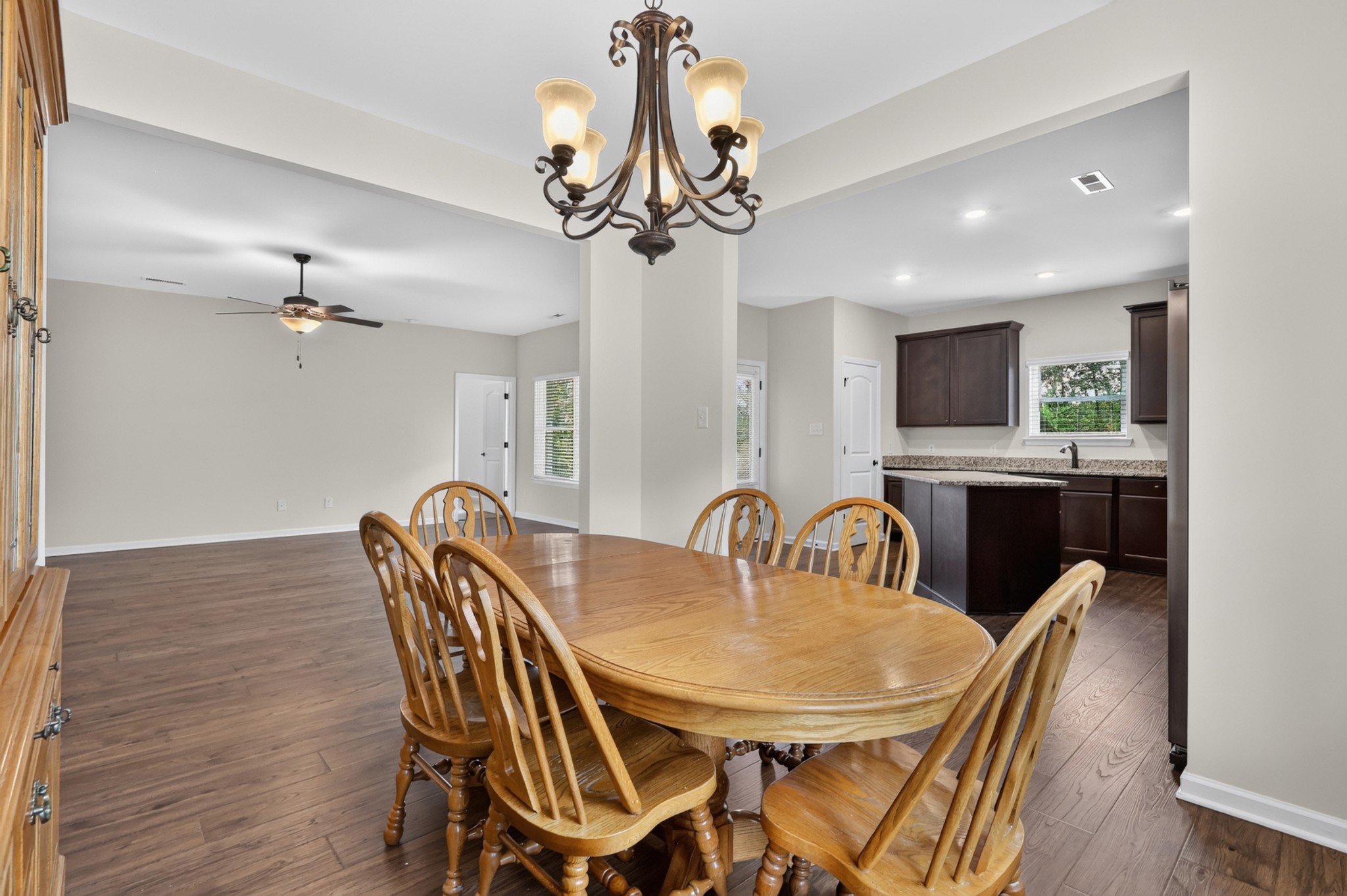 560 Fredericksburg Dr