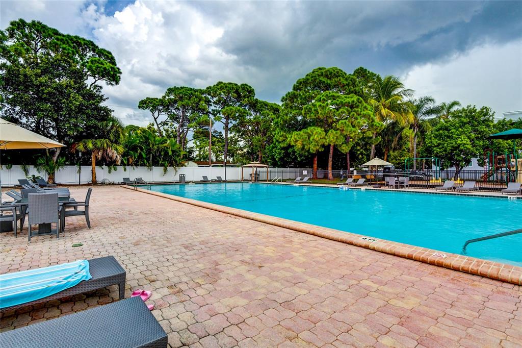 2760 COCONUT BAY LANE Unit: 1H