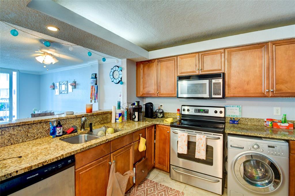 2760 COCONUT BAY LANE Unit: 1H