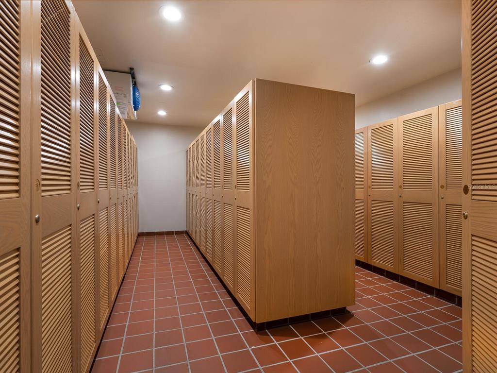 415 L AMBIANCE DRIVE Unit: C503