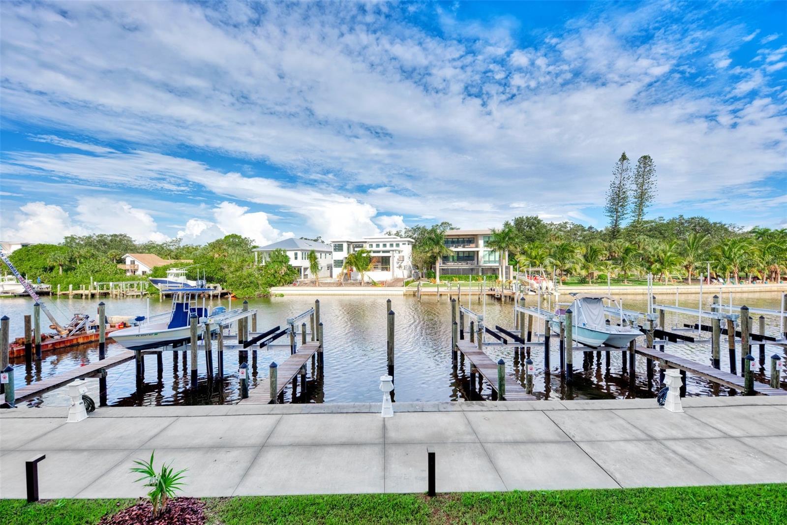 1703 N TAMIAMI TRAIL Unit: B307