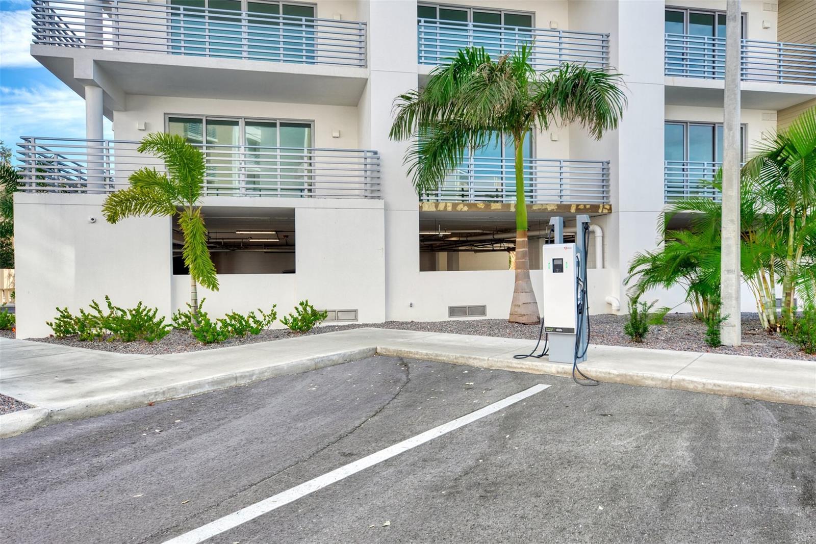 1703 N TAMIAMI TRAIL Unit: B307
