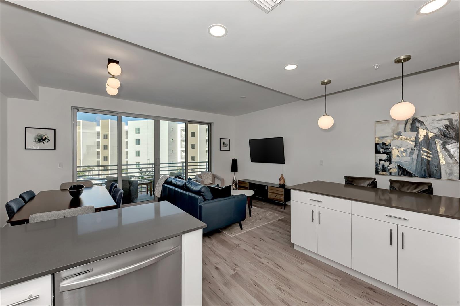 1703 N TAMIAMI TRAIL Unit: B307