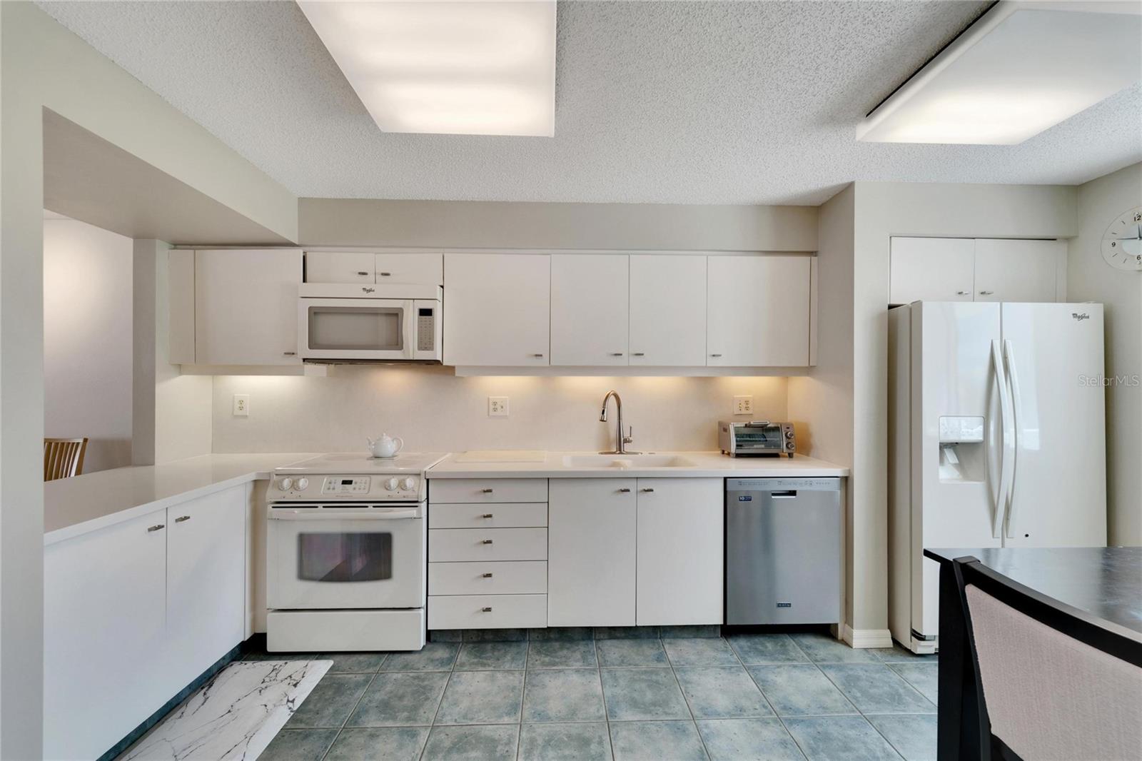 829 BAYPORT WAY Unit: 829