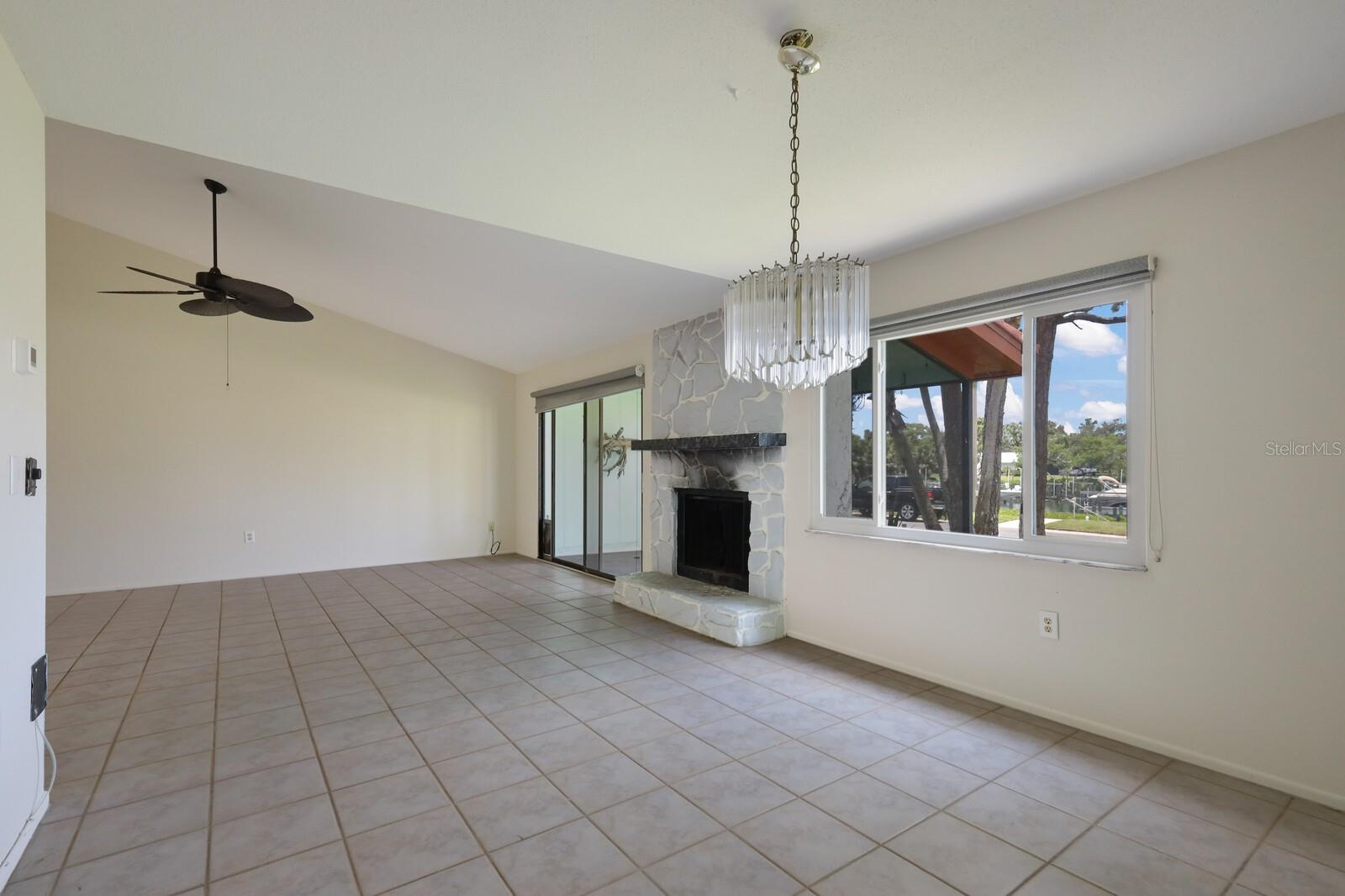 729 SORRENTO INLET Unit: 729