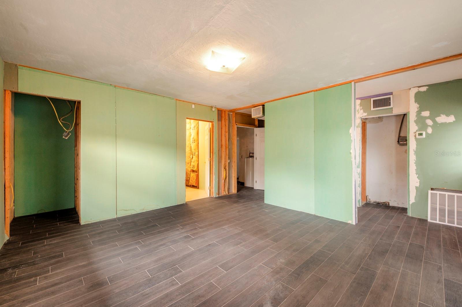 3831 E FOREST LAKE DRIVE