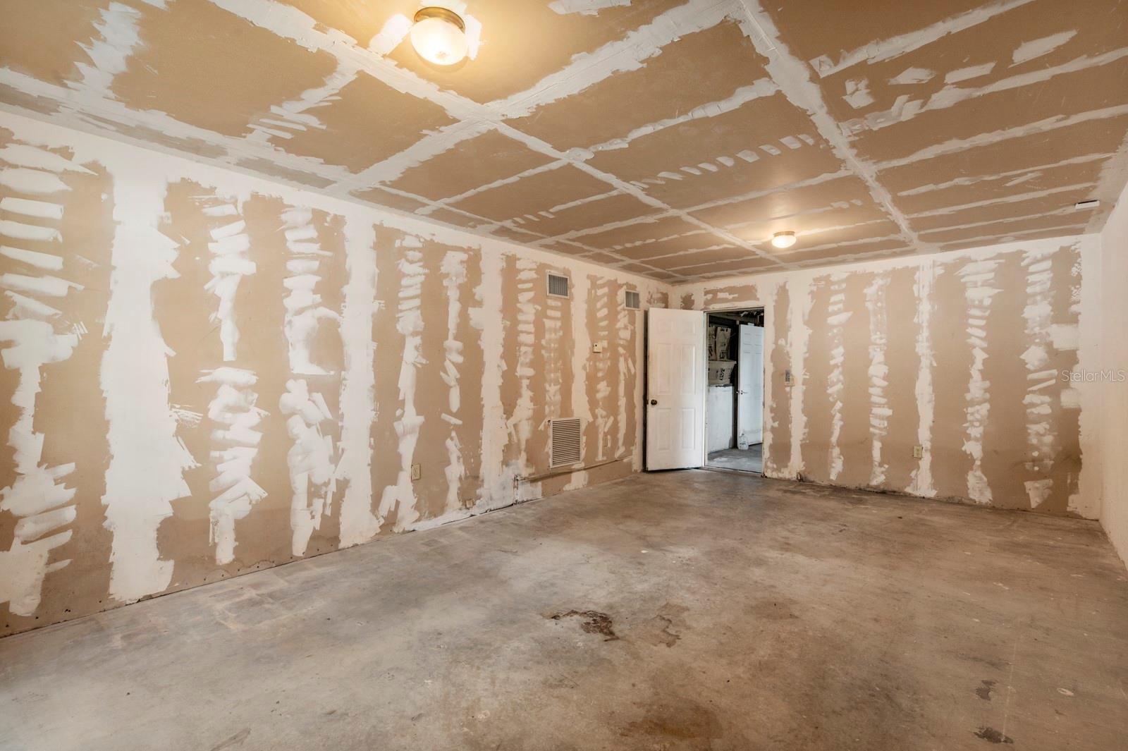 3831 E FOREST LAKE DRIVE