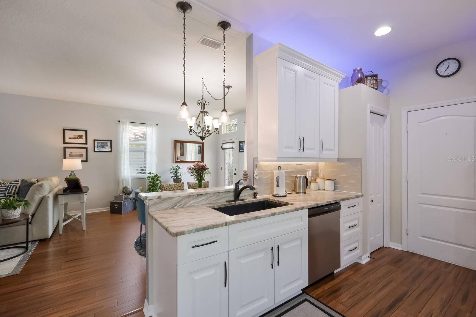 6320 ROBIN COVE