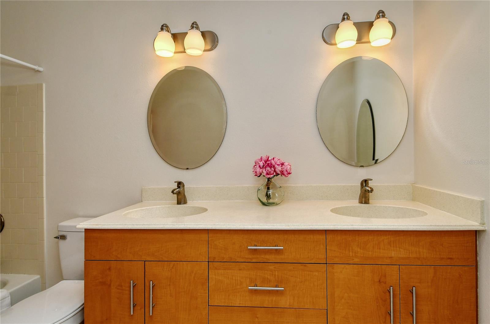 7898 EAGLE CREEK DRIVE Unit: 7402