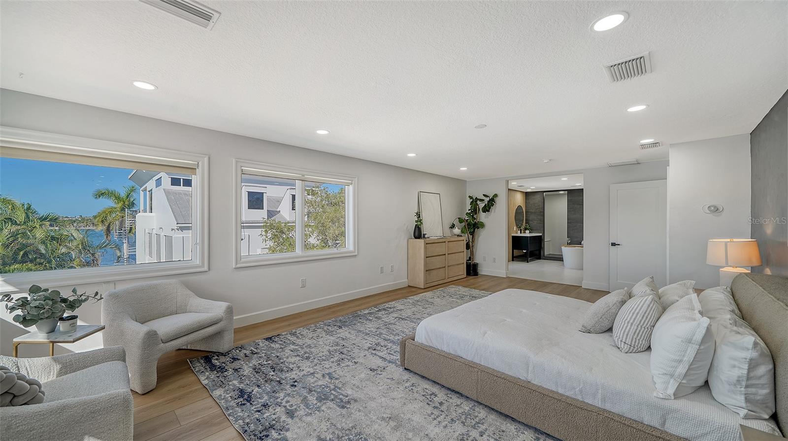 1410 SIESTA DRIVE