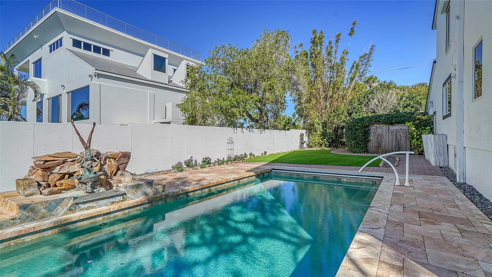 1410 SIESTA DRIVE