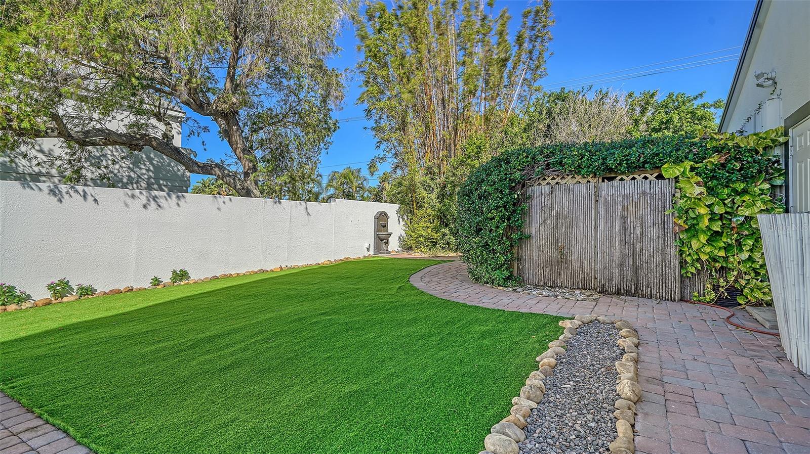 1410 SIESTA DRIVE