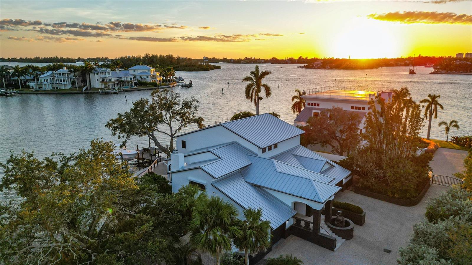 1410 SIESTA DRIVE