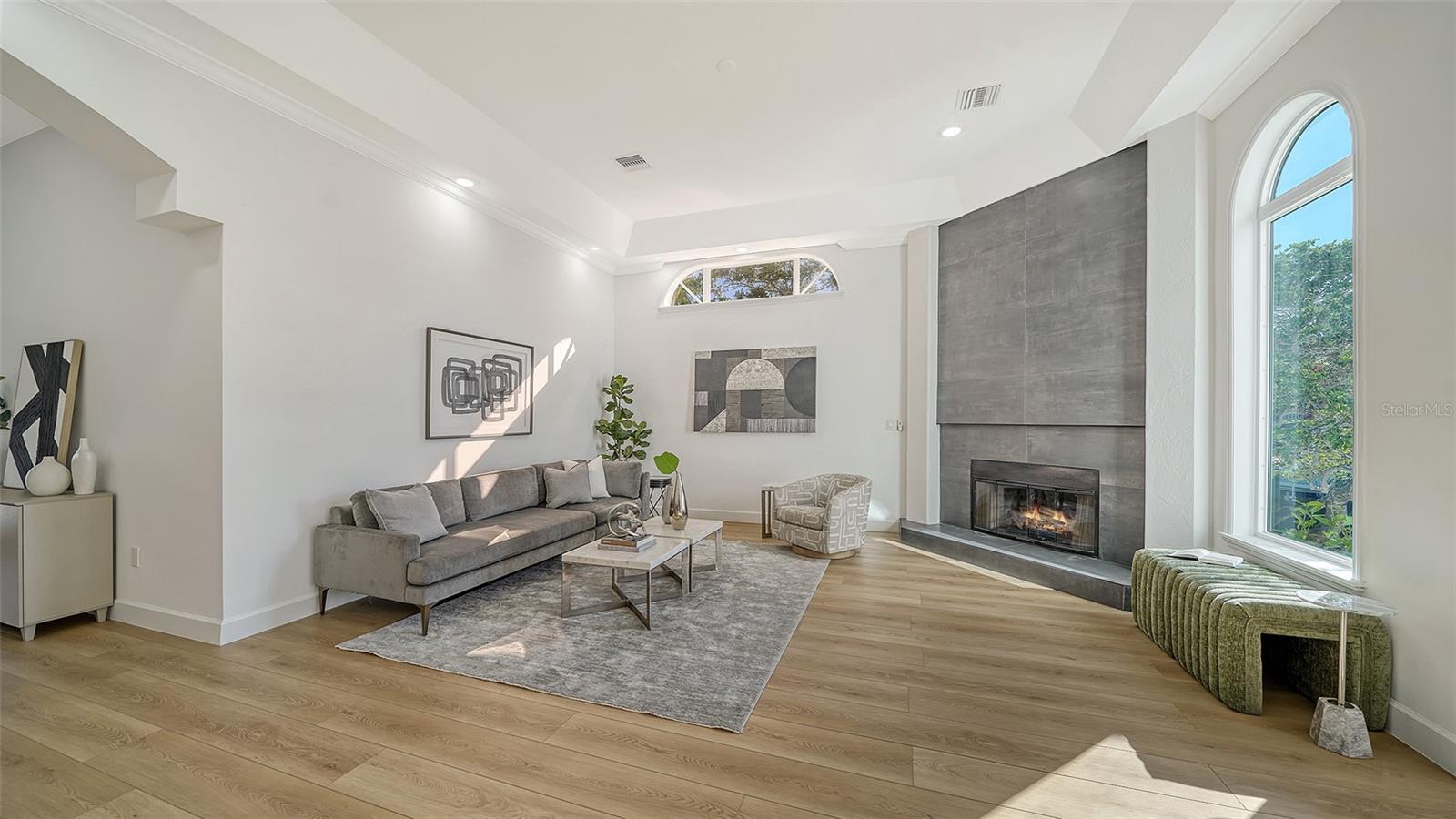 1410 SIESTA DRIVE