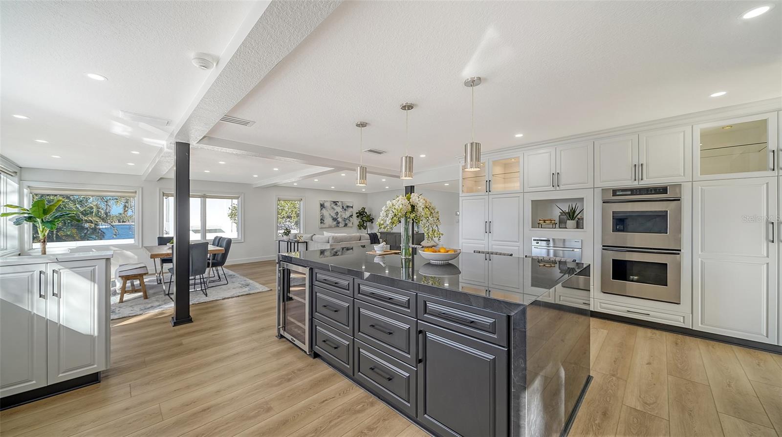 1410 SIESTA DRIVE