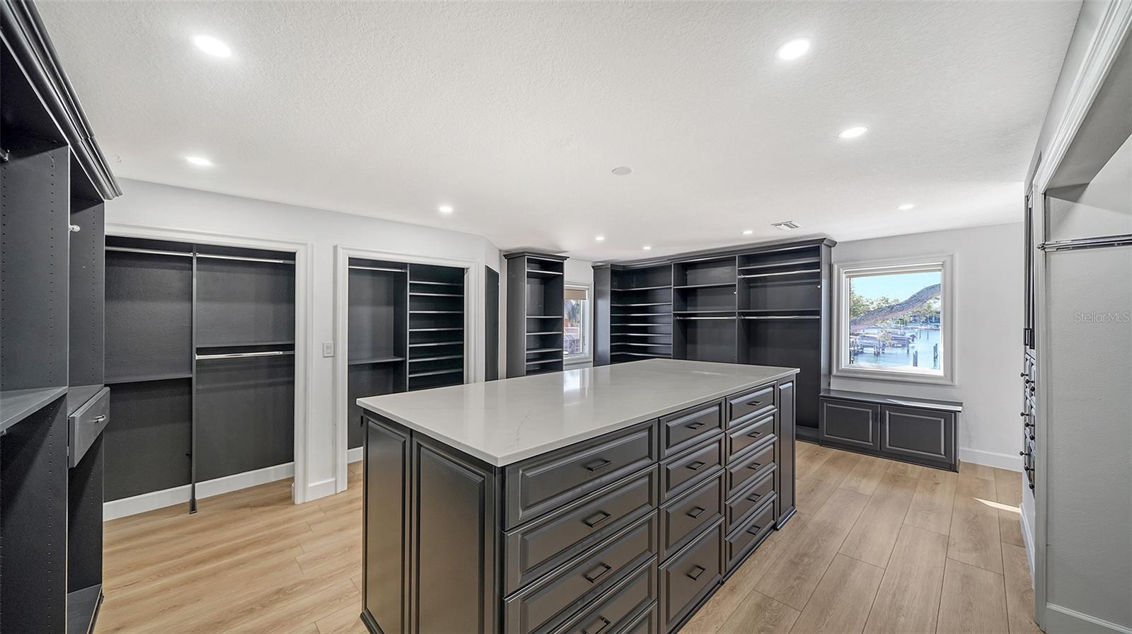 1410 SIESTA DRIVE