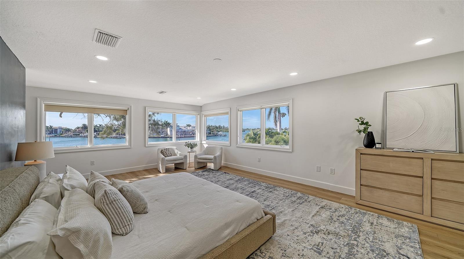 1410 SIESTA DRIVE