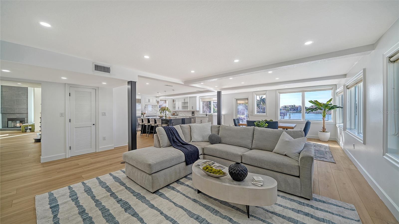 1410 SIESTA DRIVE