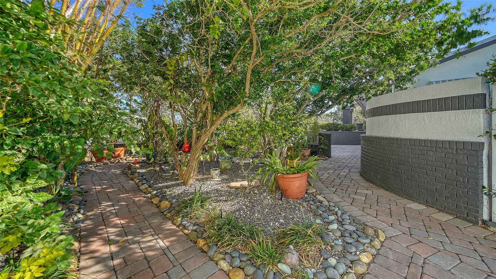 1410 SIESTA DRIVE
