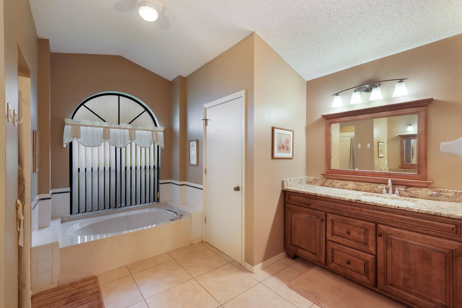 5303 ITHACA LANE