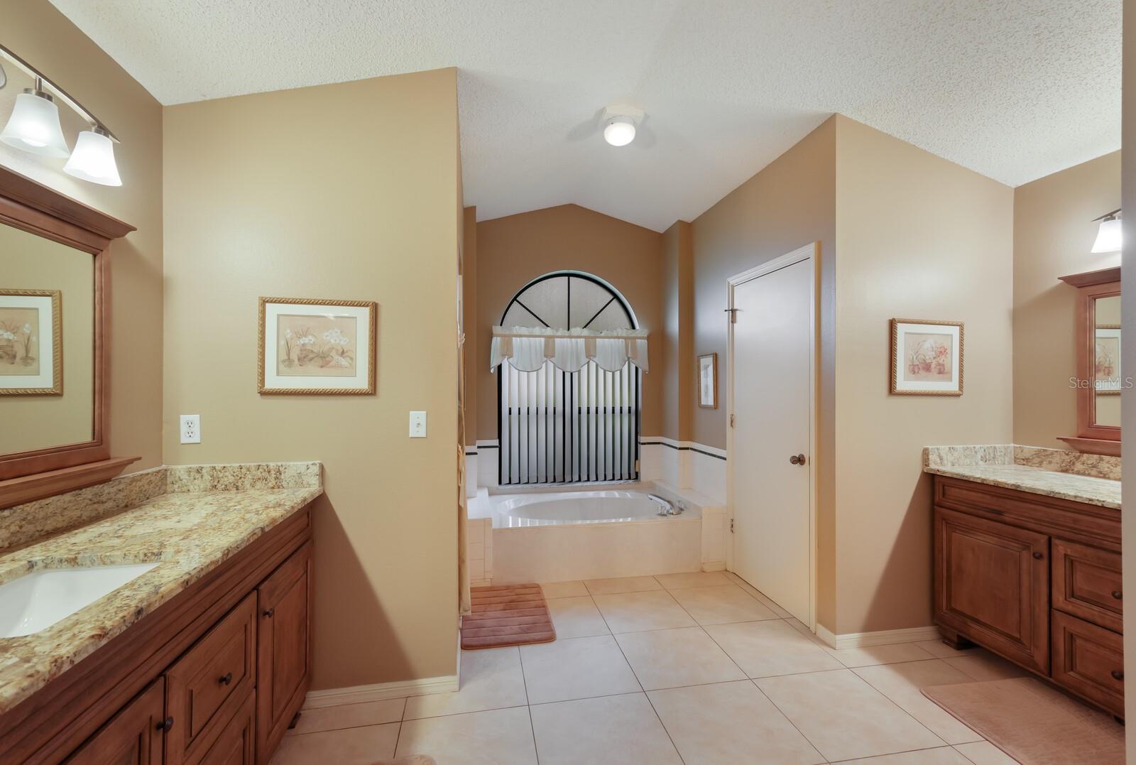 5303 ITHACA LANE