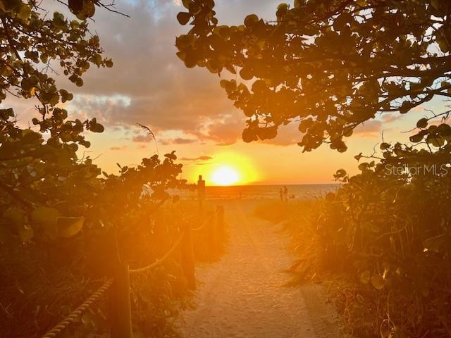 2290 CLEMATIS STREET