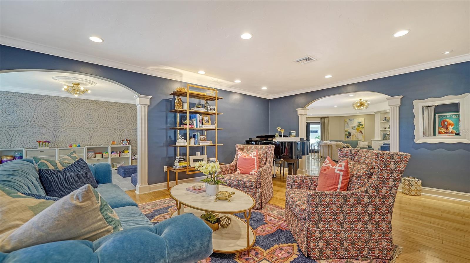 1715 SOUTH DRIVE