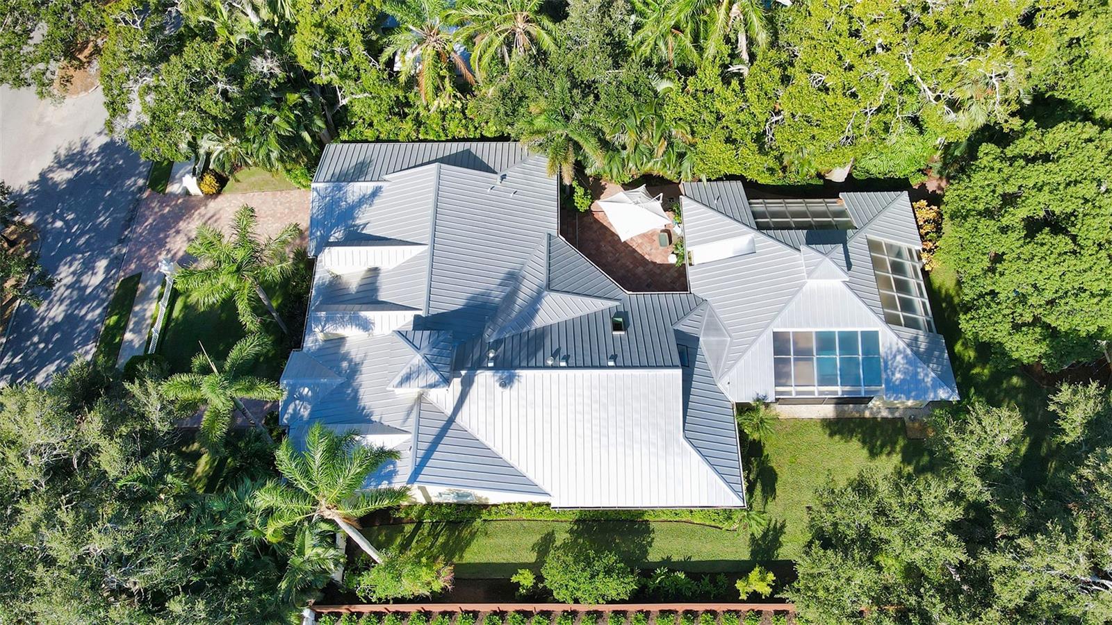 1715 SOUTH DRIVE