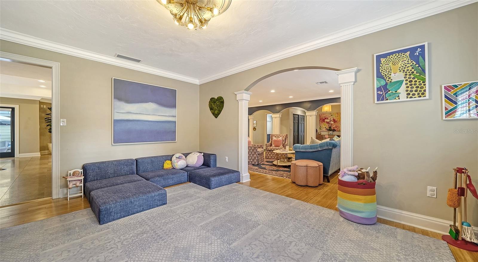 1715 SOUTH DRIVE