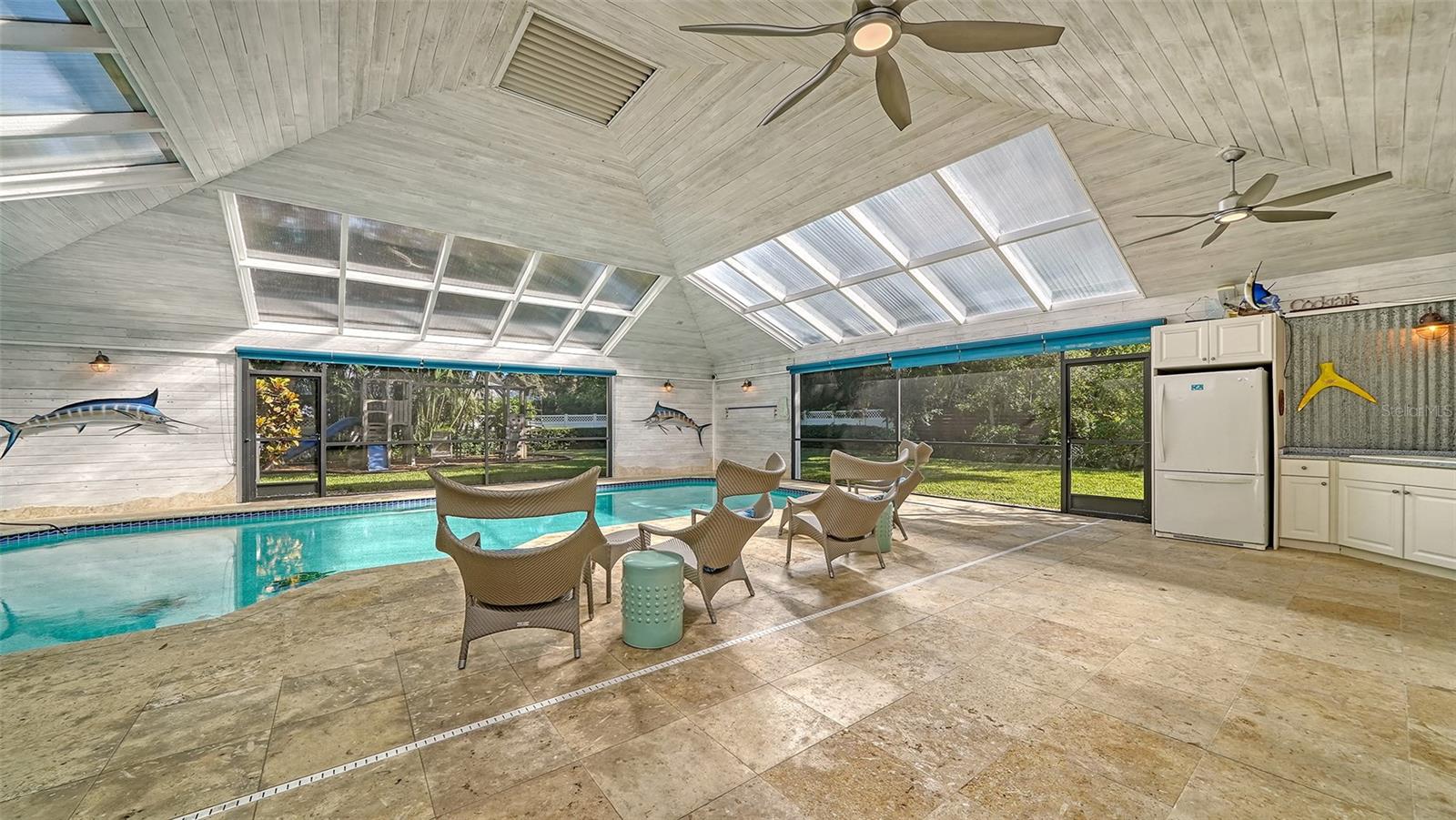 1715 SOUTH DRIVE