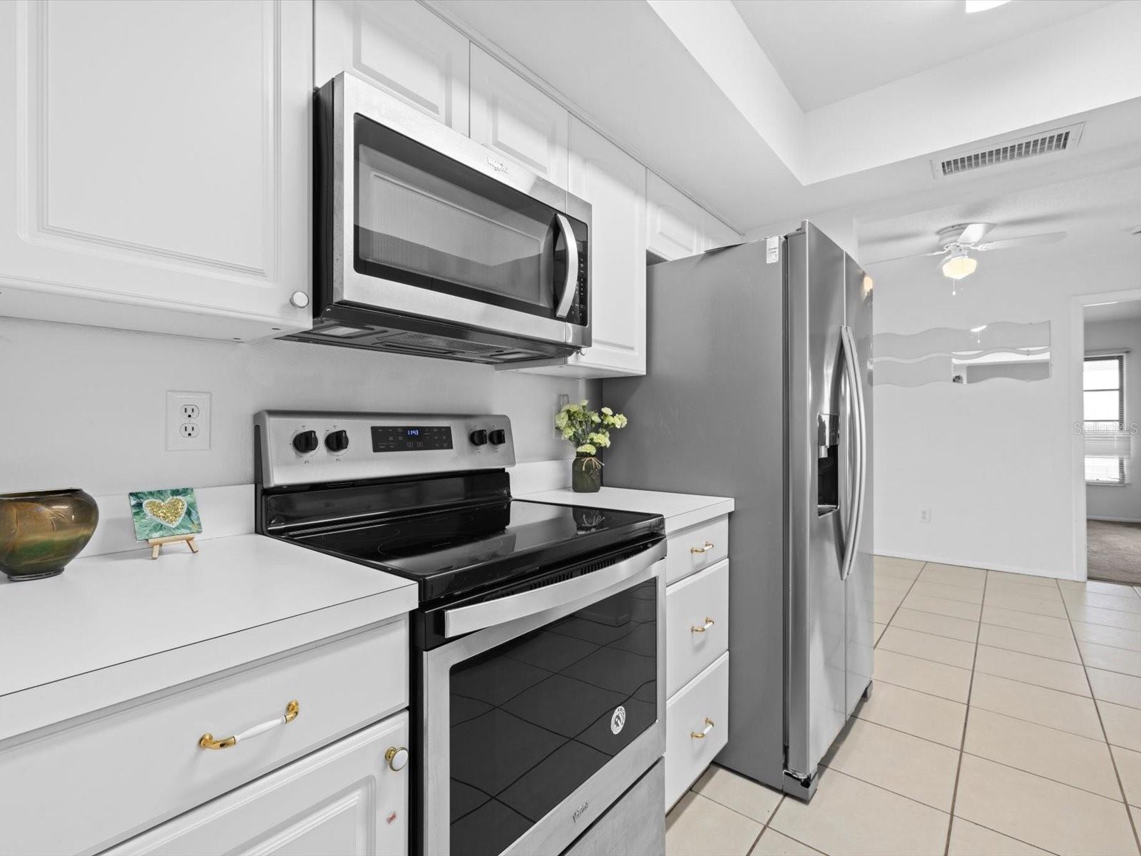 6438 BIKINI ROAD