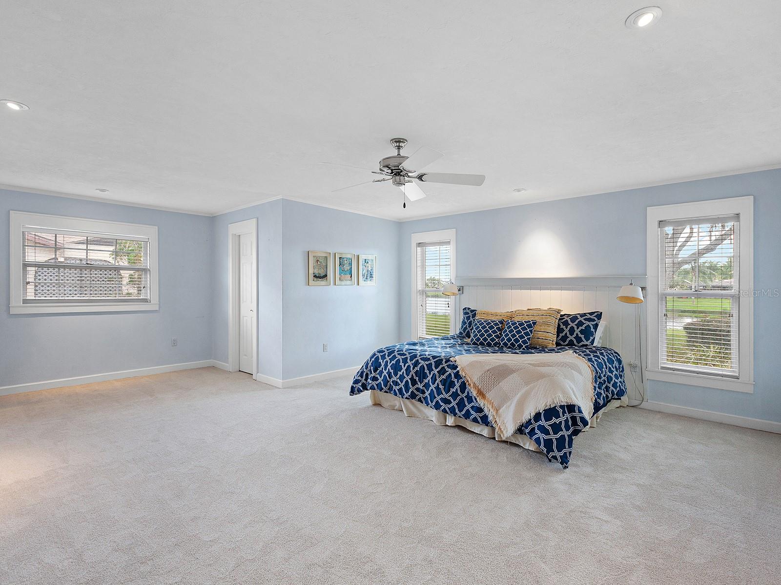 1398 VERMEER DR
