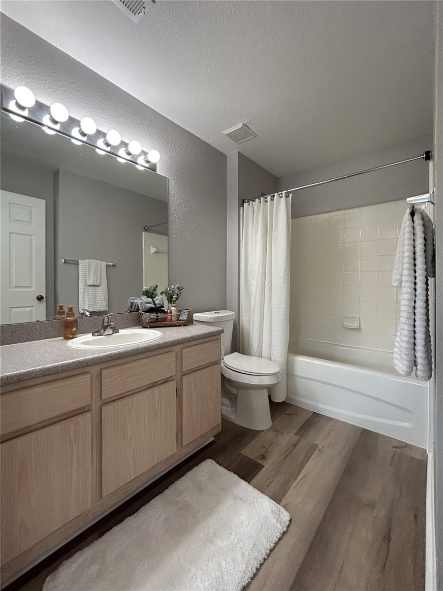 8923 MANOR LOOP #204