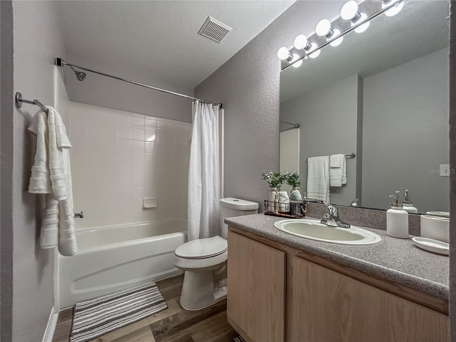 8923 MANOR LOOP #204