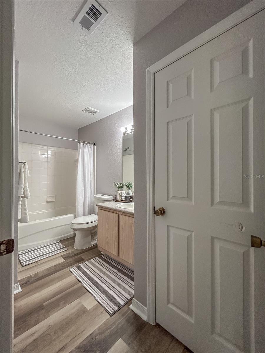 8923 MANOR LOOP #204