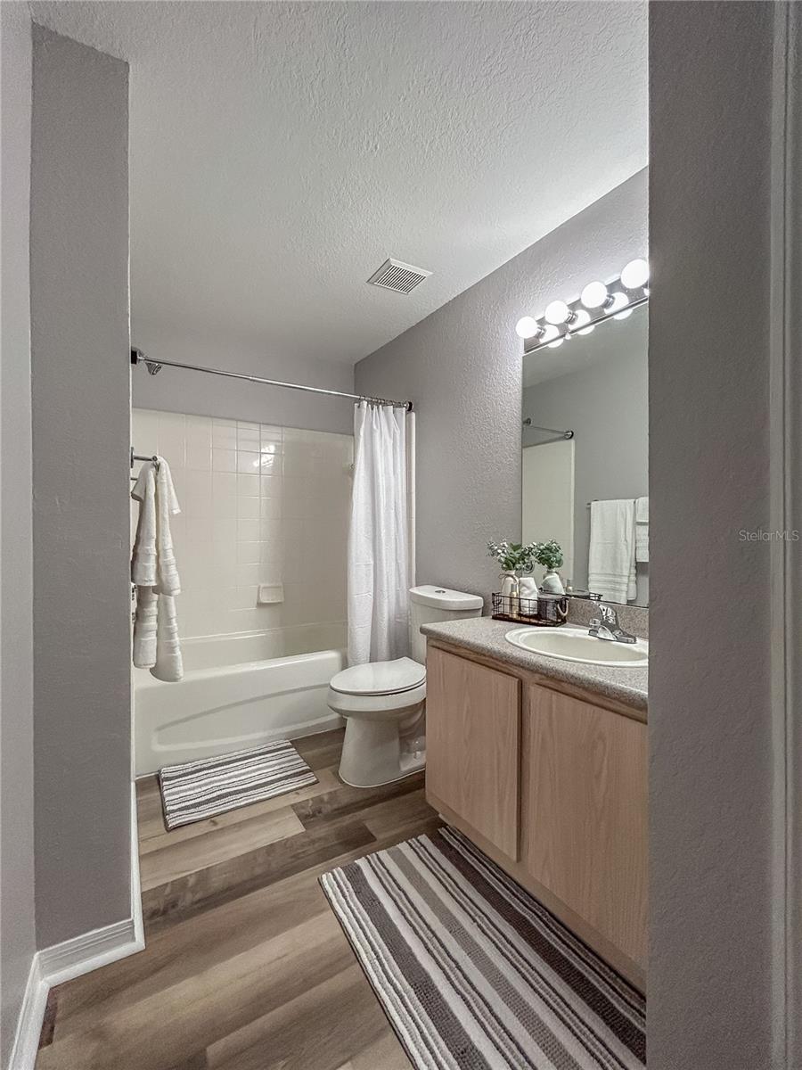 8923 MANOR LOOP #204