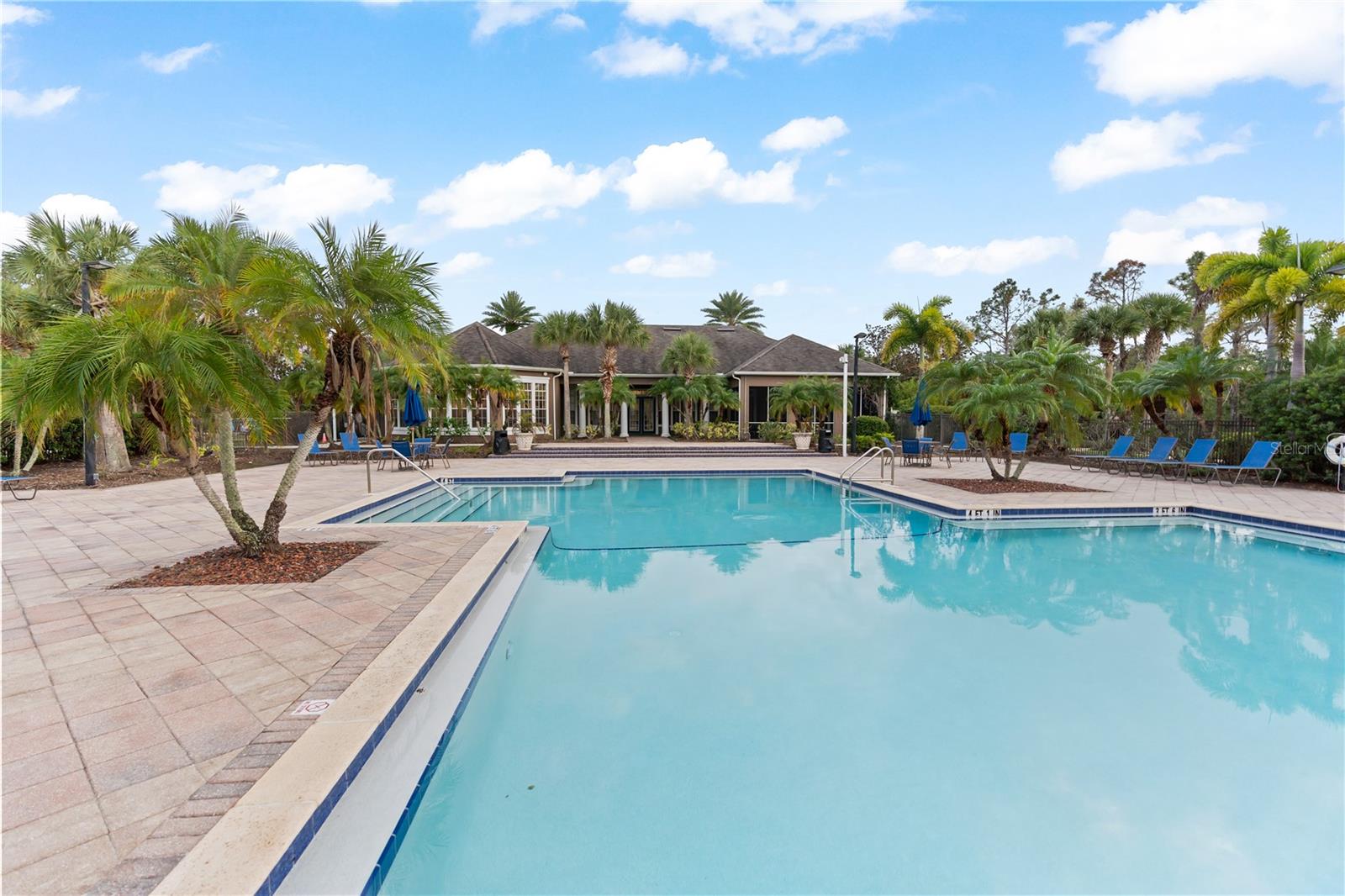 8923 MANOR LOOP #204