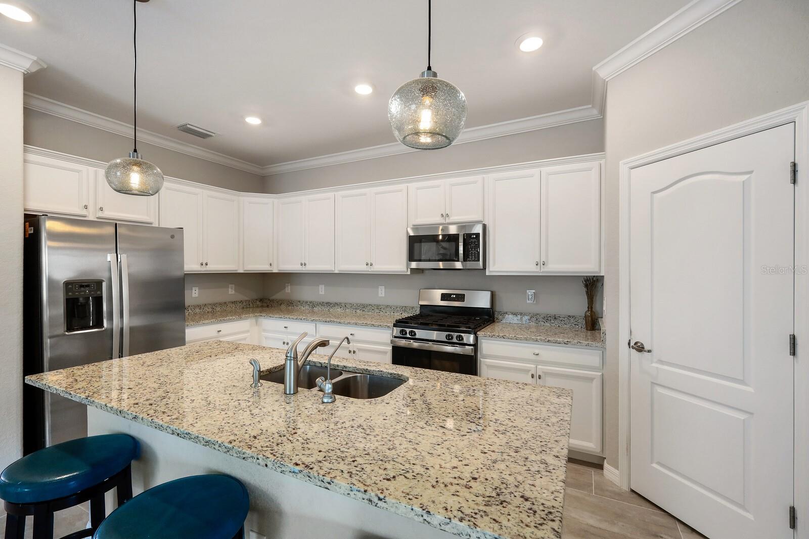 6651 CLAIRBORNE LN