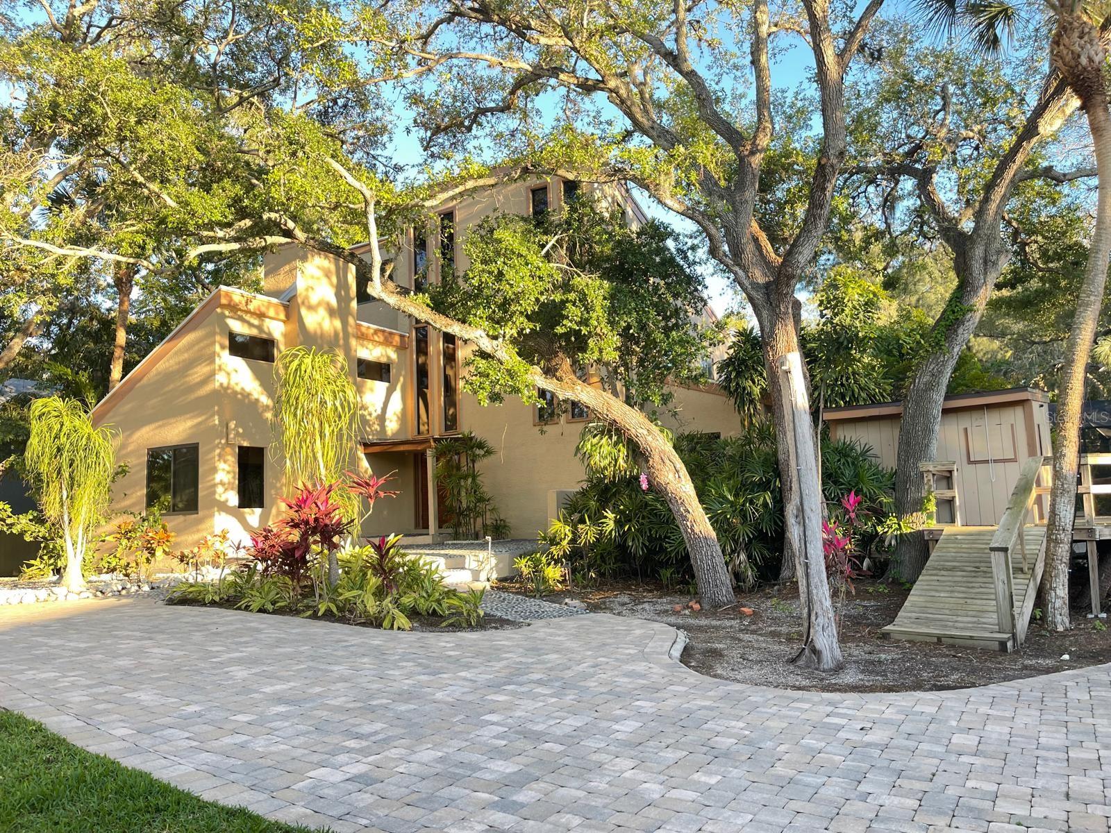 1310 ROBERTS BAY LN