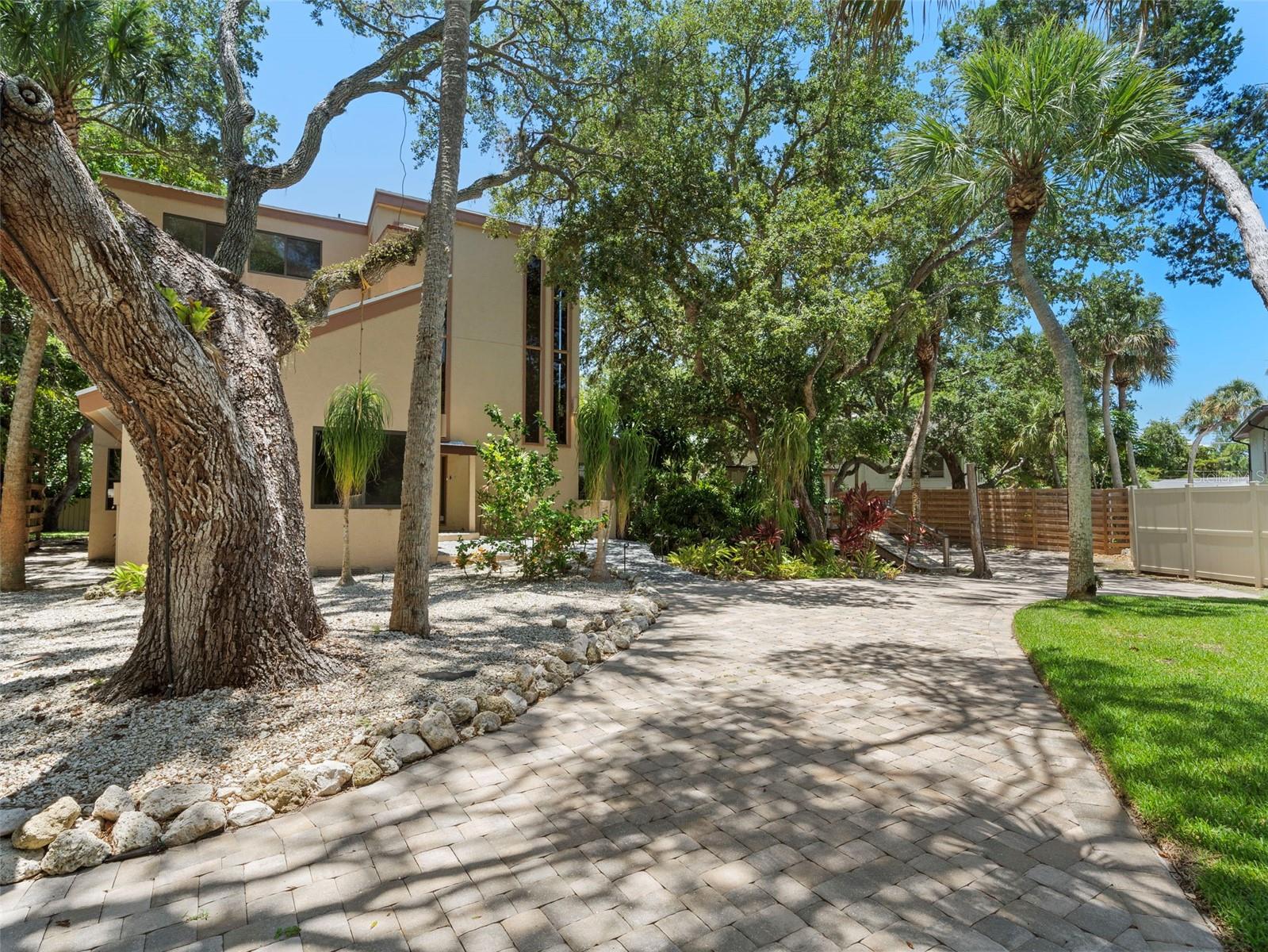 1310 ROBERTS BAY LN