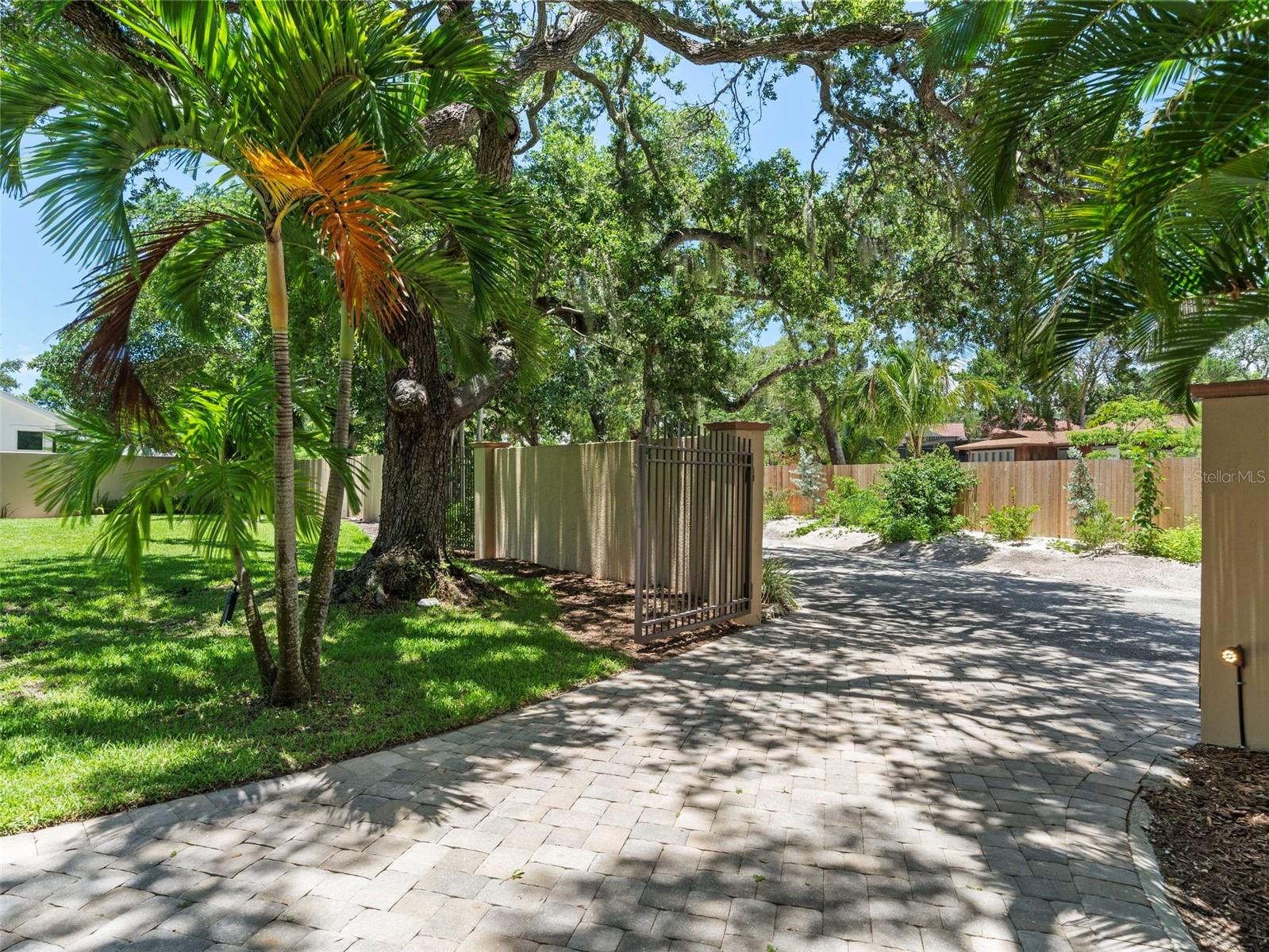1310 ROBERTS BAY LN