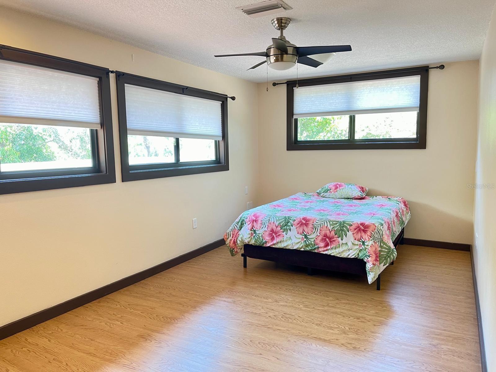 1310 ROBERTS BAY LN