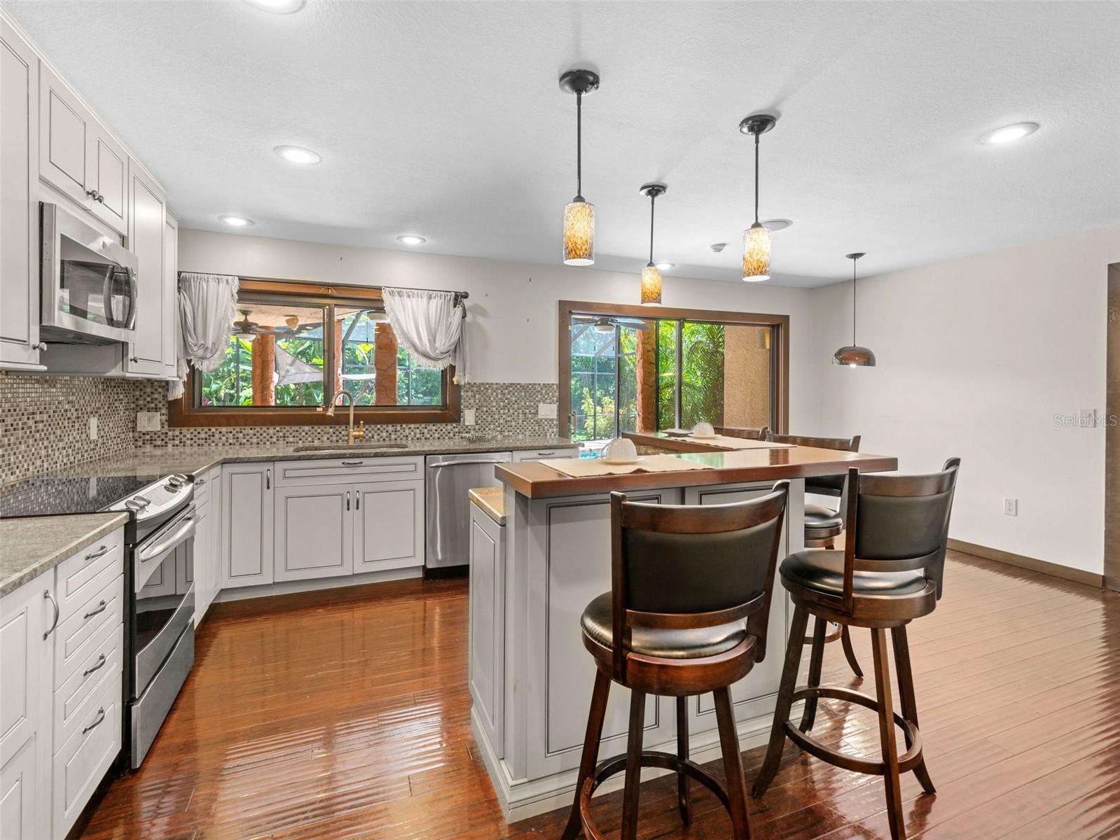 1310 ROBERTS BAY LN