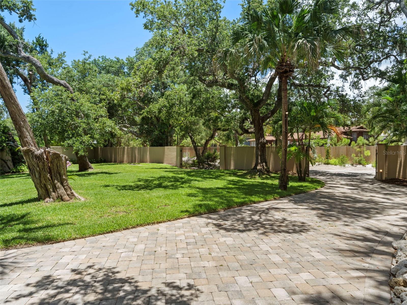 1310 ROBERTS BAY LN