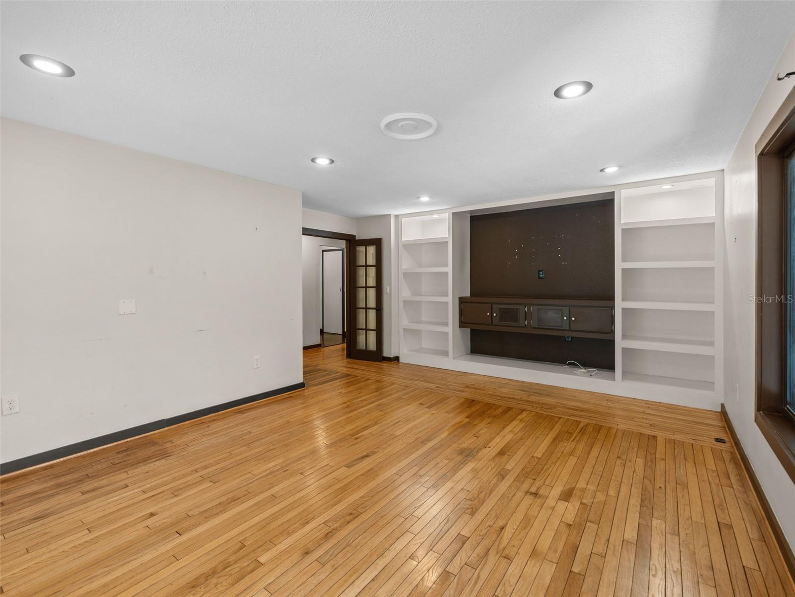 1310 ROBERTS BAY LN