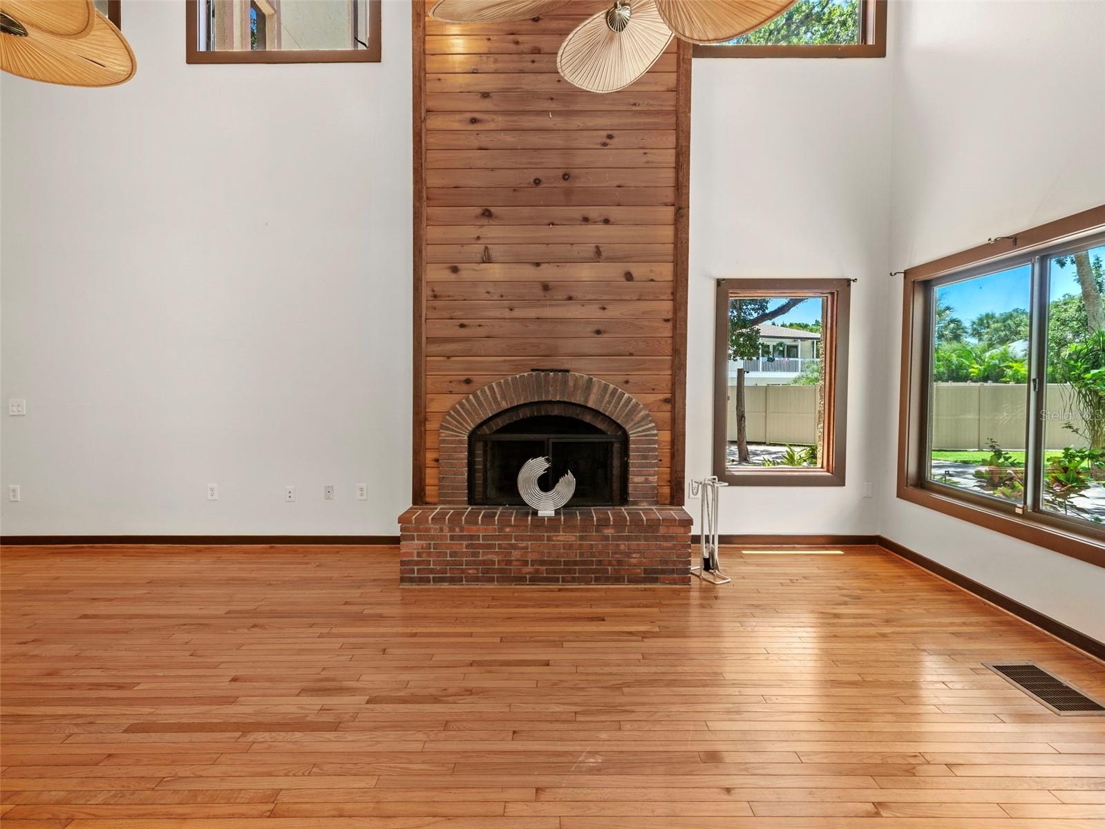 1310 ROBERTS BAY LN