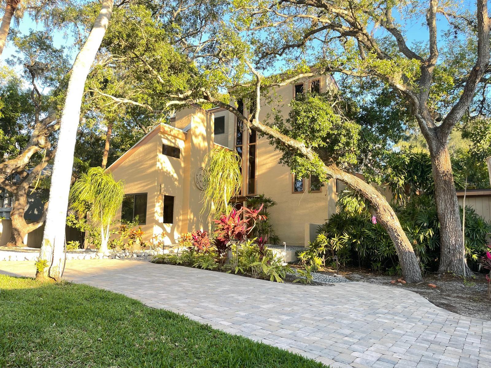 1310 ROBERTS BAY LN