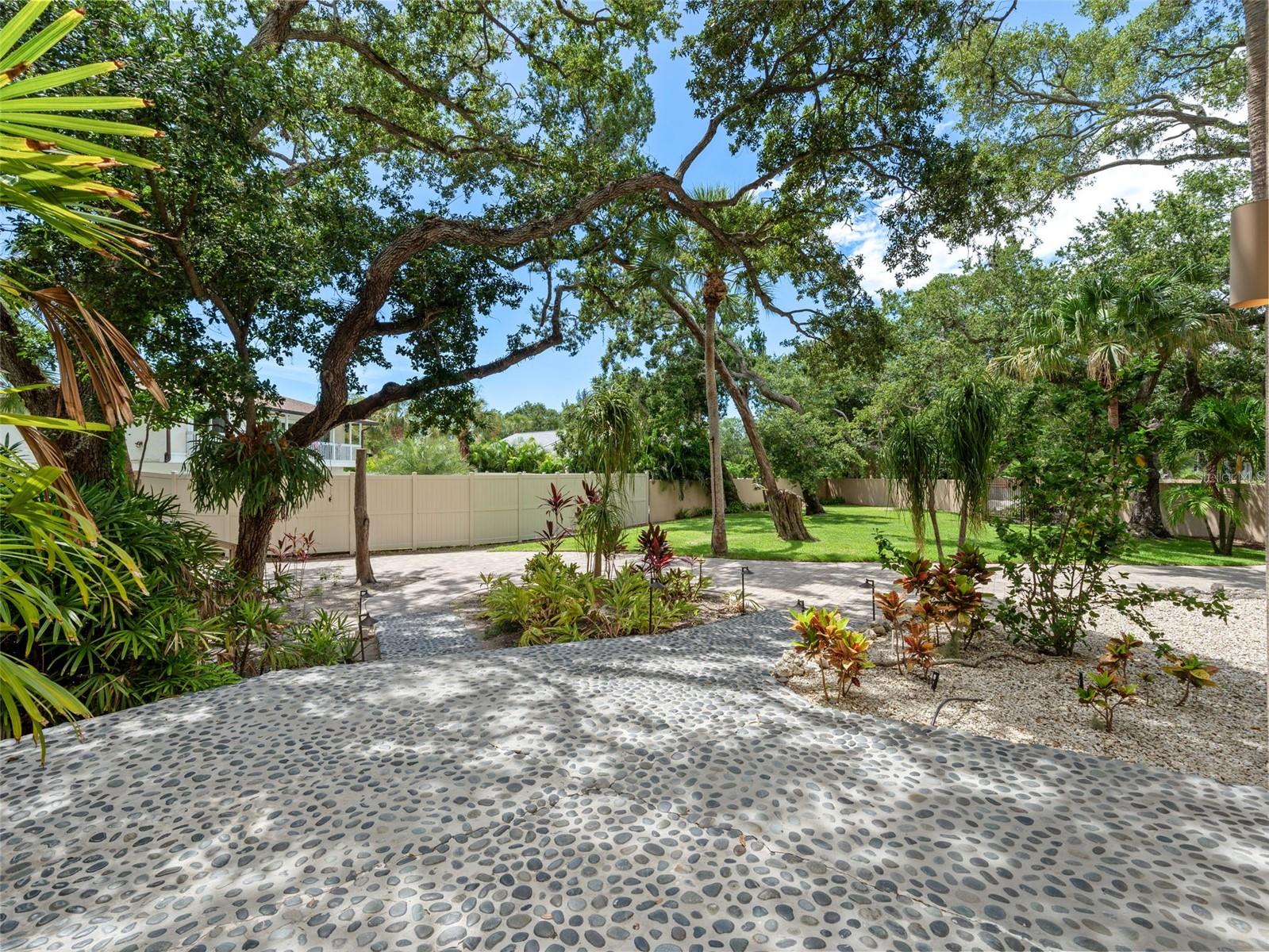 1310 ROBERTS BAY LN